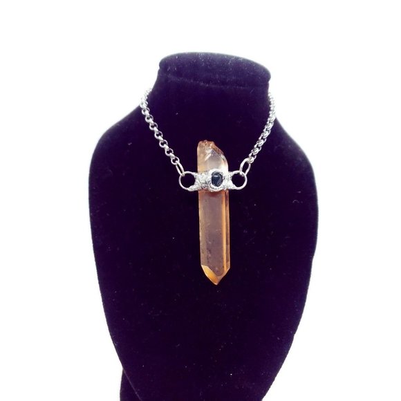 Tangerine quartz and moss agate crystal necklace - Picture 3 of 12